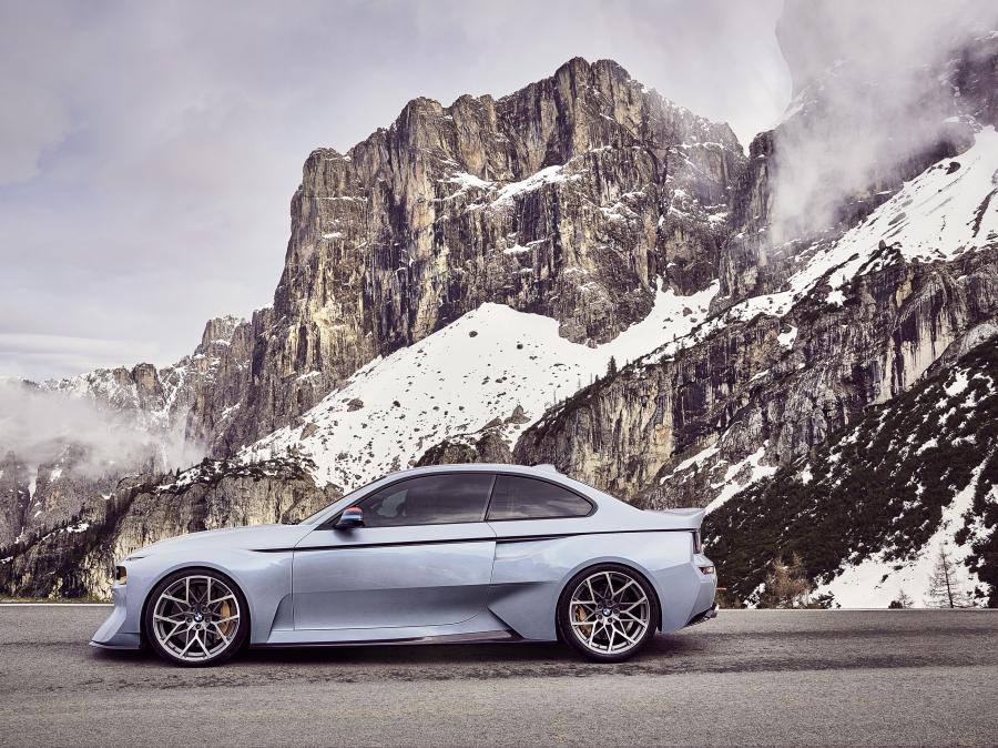  BMW 2002 Hommage Concept 2016 года  (фото 2 из 18)
